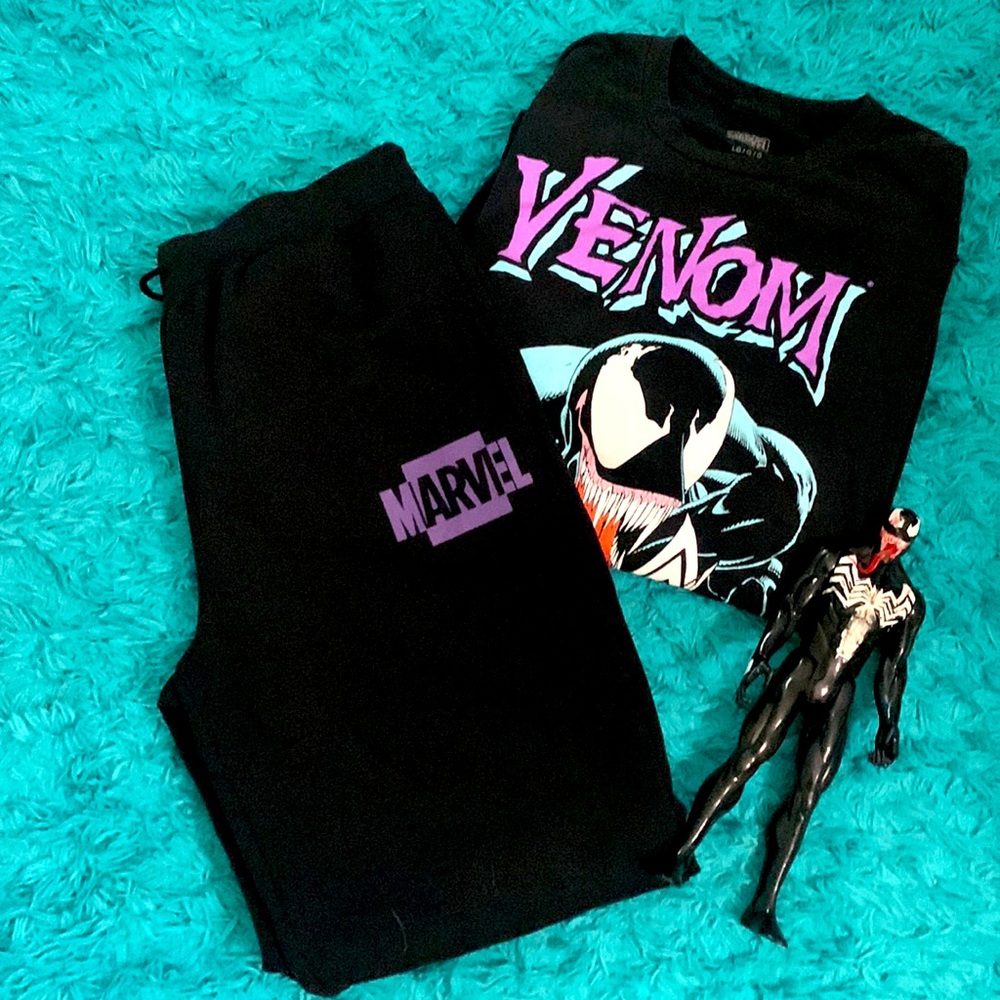 💜🦄Marvel black sweatpants.